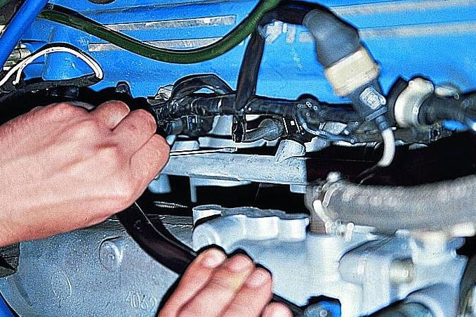 Проверка и замена форсунок двигателя автомобиля ГАЗ-3110