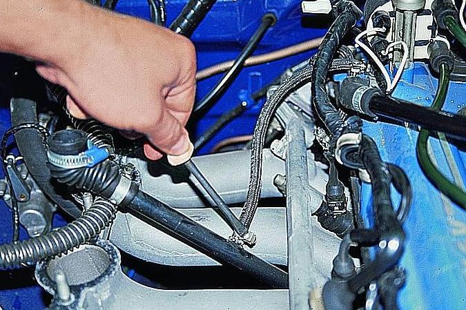 Проверка и замена форсунок двигателя автомобиля Газель