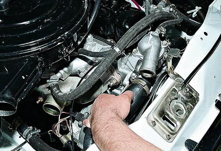 Замена охлаждающей жидкости двигателя автомобиля Газель