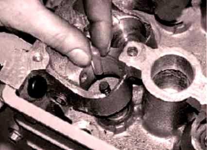 Replacing valve stem seals ZMZ-406, ZMZ-405