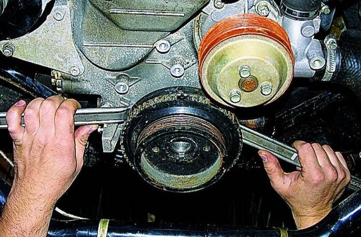 Замена сальников коленчатого вала двигателя ЗМЗ-406