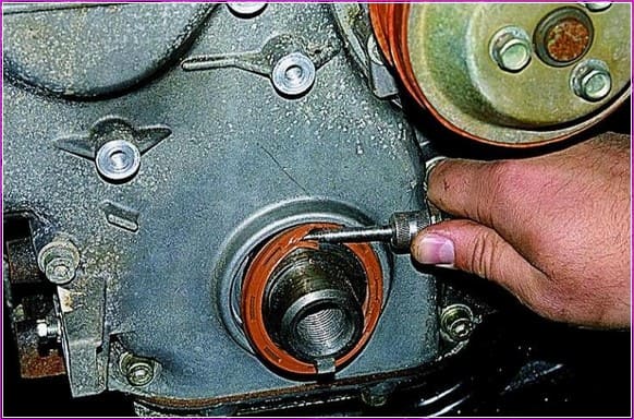 How to replace the ZMZ-406 crankshaft seals