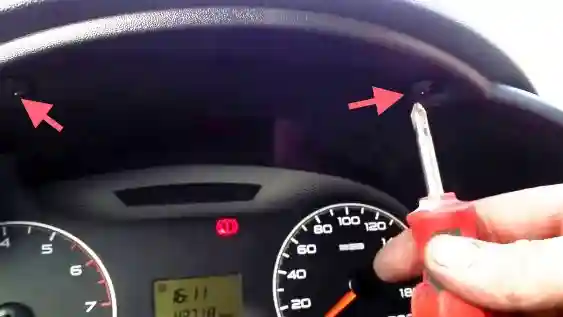 Снятие и установка комбинации приборов