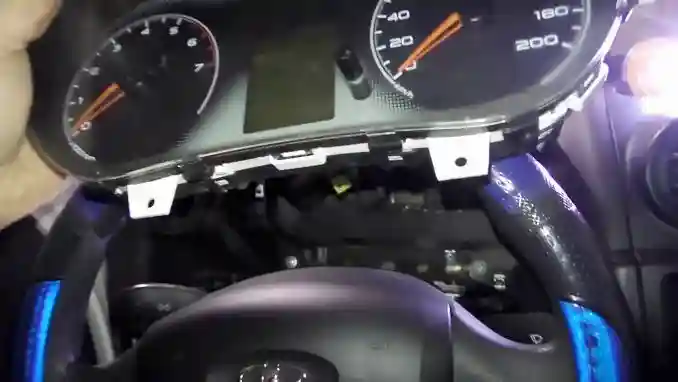 Снятие и установка комбинации приборов