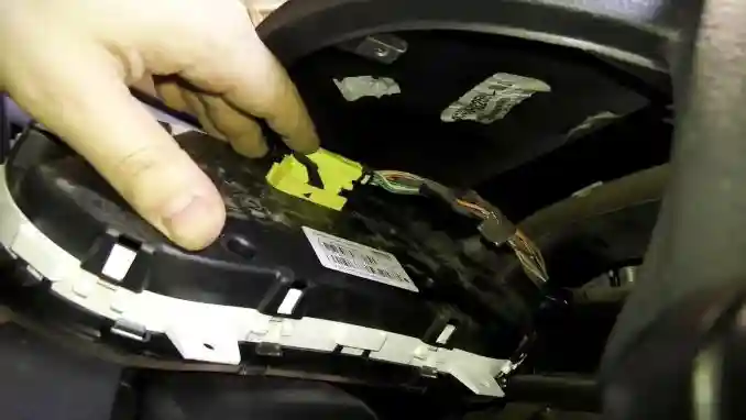 Снятие и установка комбинации приборов