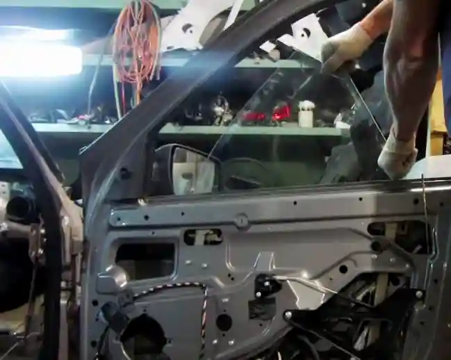 Снятие стекла передней двери Лада Гранта Снятие стекла передней двери Лада Гранта