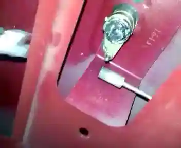 Снятие и разборка крышки багажника Лада Гранта