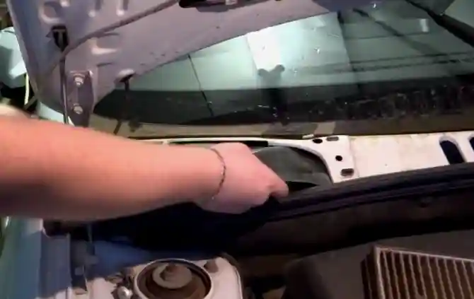 Как заменить фильтр салона Лада Гранта