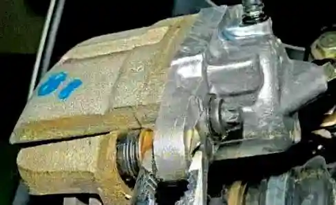 Замена тормозных колодок автомобиля Лада Гранта