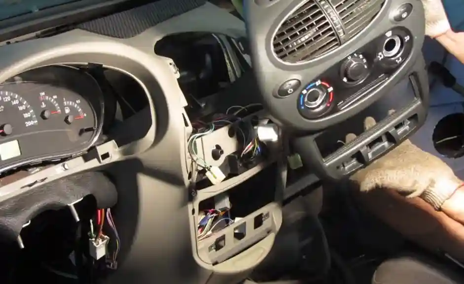 Как снять панель приборов автомобиля Лада Калина