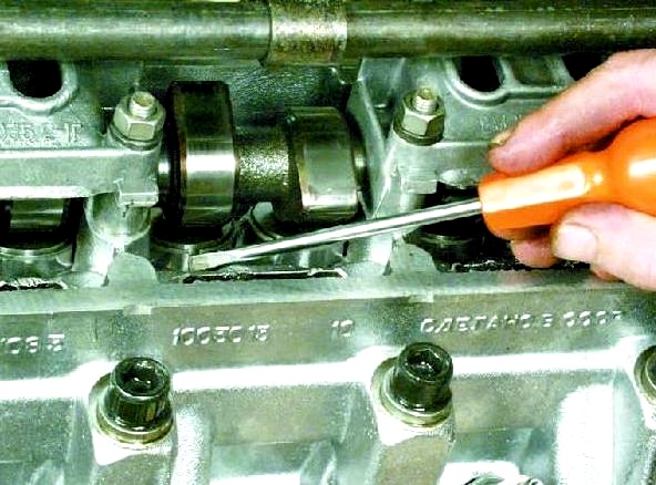 Регулировка зазоров клапанов двигателя автомобиля