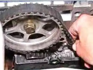 Замена ремня ГРМ двигателя K7M автомобиля Лада Ларгус