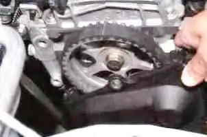 Замена ремня ГРМ двигателя K7M автомобиля Лада Ларгус