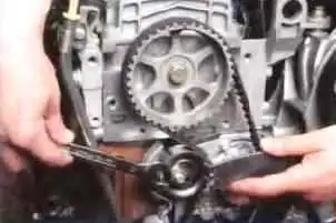 Замена ремня ГРМ двигателя K7M автомобиля Лада Ларгус