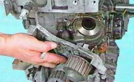 Как снять помпу двигателя К4М