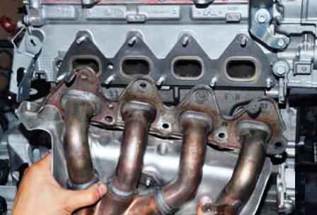 K4M engine exhaust manifold gasket replacement