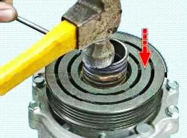 So tauschen Sie das Riemenscheibenlager und die Kupplung des Lada Largus-Klimakompressors aus So tauschen Sie das Riemenscheibenlager und aus die Kupplung des Lada Largus Klimakompressors