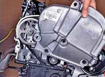 Replacing the timing belt of the K4M engine of the Lada Largus car