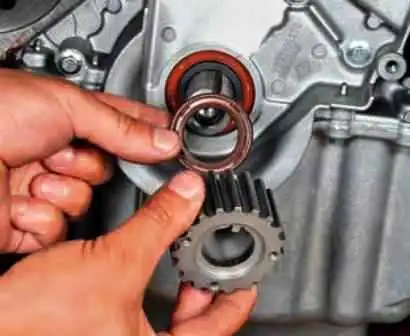 Заміна сальників колінчастого валу двигуна К7М