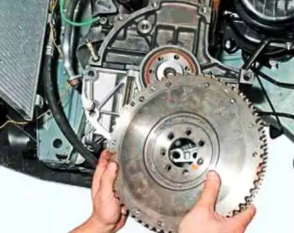 Заміна сальників колінчастого валу двигуна К7М