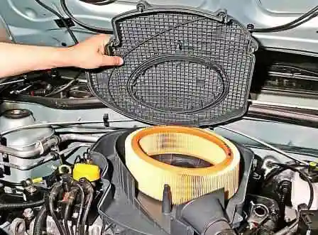 Cómo cambiar el filtro de aire del motor K7M Cómo cambiar el filtro de aire del motor K7M