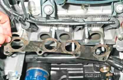 Replacing the K7M Lada Largus exhaust manifold gasket