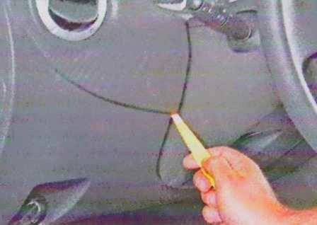 Removing instrument cluster from Lada Largus