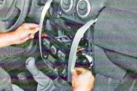 Removing instrument cluster from Lada Largus