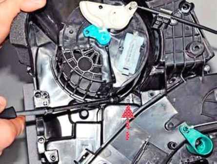 How to remove and clean the Lada Largus air conditioner evaporator