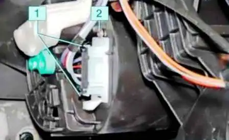 Removing heater elements of Lada Largus car Removing heater elements of Lada Largus car