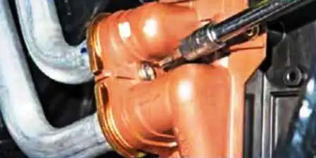 Removing elements of the car heater Lada Largus Removing elements from the heater driver of the car Lada Largus