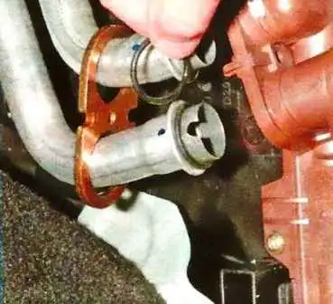 Removing heater elements of Lada Largus car Removing heater elements of Lada Largus car