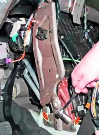 Removing heater elements of Lada Largus car Removing heater elements of Lada Largus car