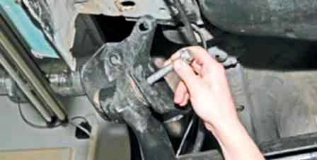 Reemplazo del silent block del brazo de viga del automóvil Coche Lada Largus