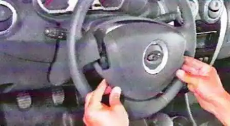 How to remove the steering wheel and steering column cover Lada Largus