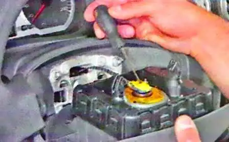 How to remove the steering wheel and steering column cover Lada Largus