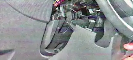 How to remove the steering wheel and steering column cover Lada Largus