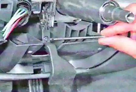 Как снять рулевую колонку автомобиля Лада Ларгус