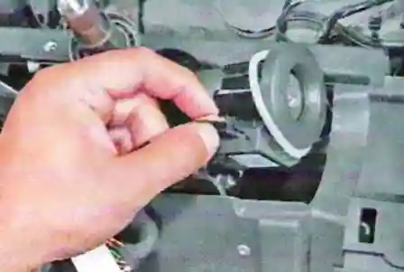 Как снять рулевую колонку автомобиля Лада Ларгус