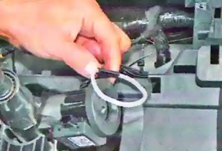 Как снять рулевую колонку автомобиля Лада Ларгус