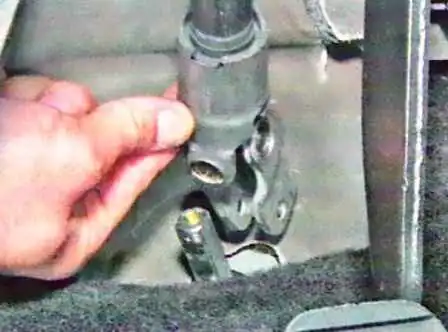How to remove the steering gear of a Lada Largus How to remove a steering gear of a Lada Largus