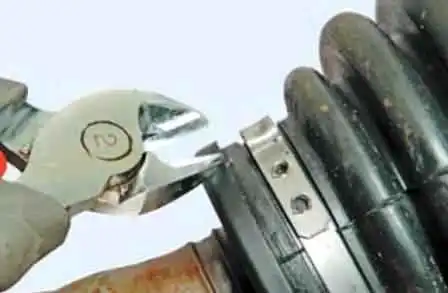 Как заменить чехлы приводных валов колес Лада Ларгус