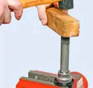 Как заменить чехлы приводных валов колес Лада Ларгус