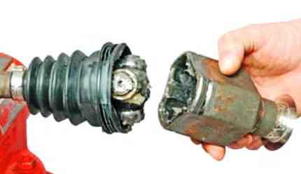 How to change driveshaft boot for Lada Largus