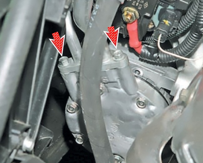 Как снять компрессор кондиционера автомобиля Лада Ларгус