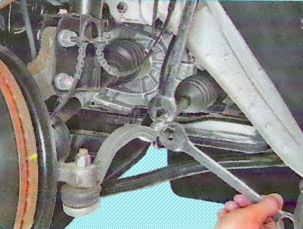 Как заменить рулевые наконечники и тяги Лада Ларгус