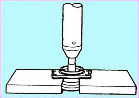 Removal and repair of the hub and trunnion of the rear axle of Kia Magentis and Optima