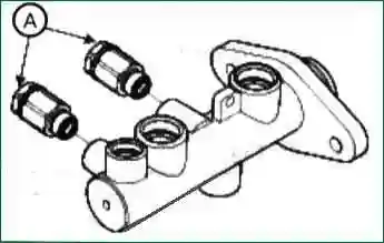 Як замінити головний гальмівний циліндр гальм Кіа Магентіс