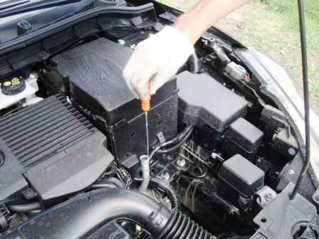 Mazda 3 fluid level check