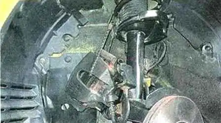 Reemplazo del disco de freno delantero Mazda 3